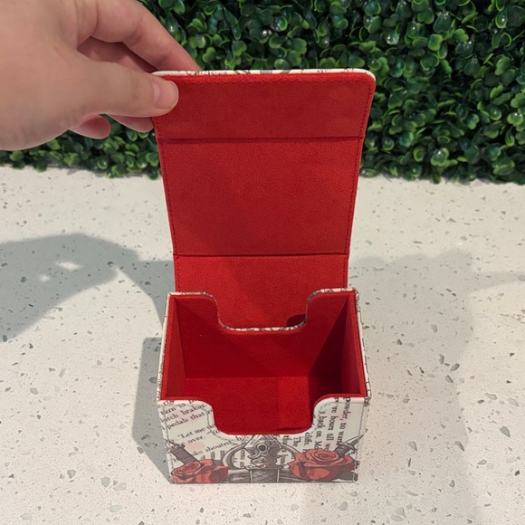 Skull and Roses Decorative Box - Picture 2 of 2